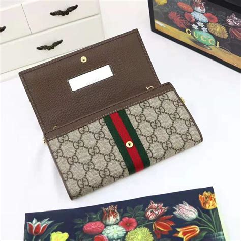 woman gucci wallet